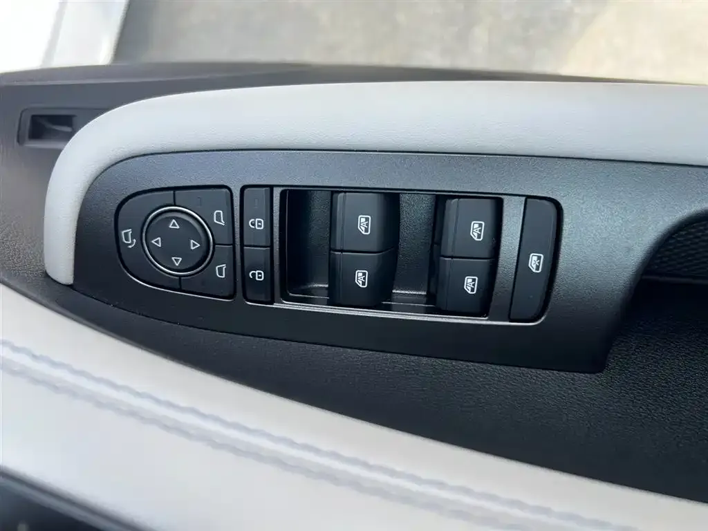 BYD Seal 05 DM-i 2025 из CN, фото 2