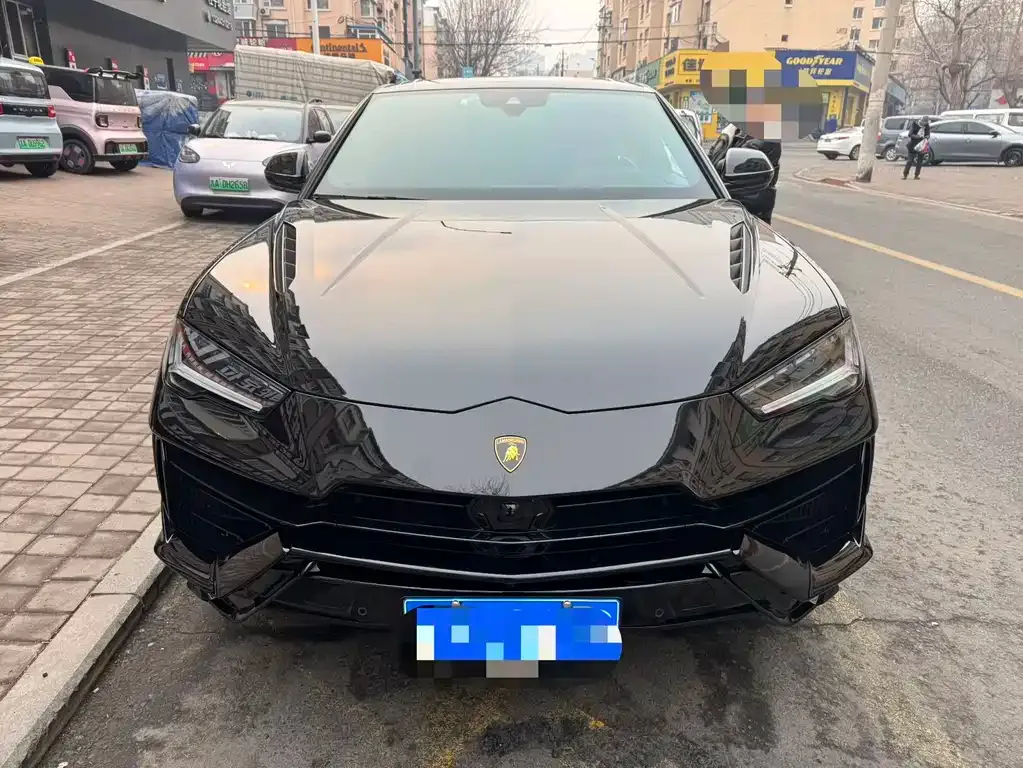 Lamborghini Urus — фото 9