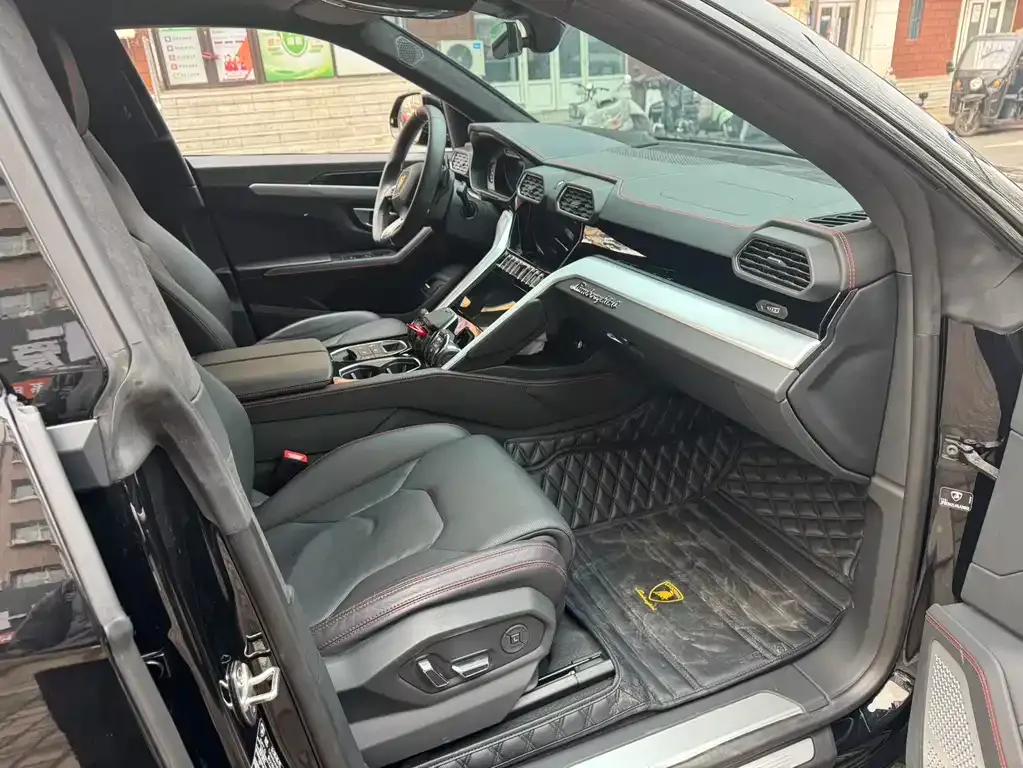 Lamborghini Urus — фото 2