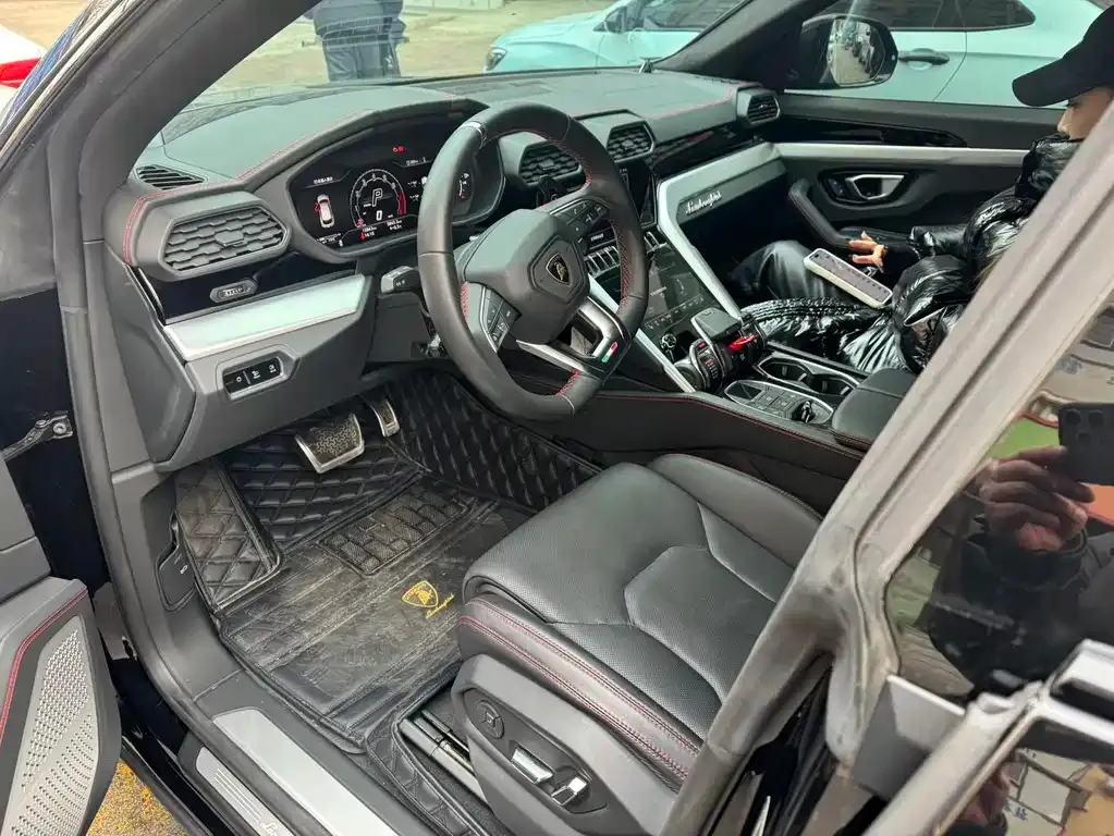 Lamborghini Urus — фото 7