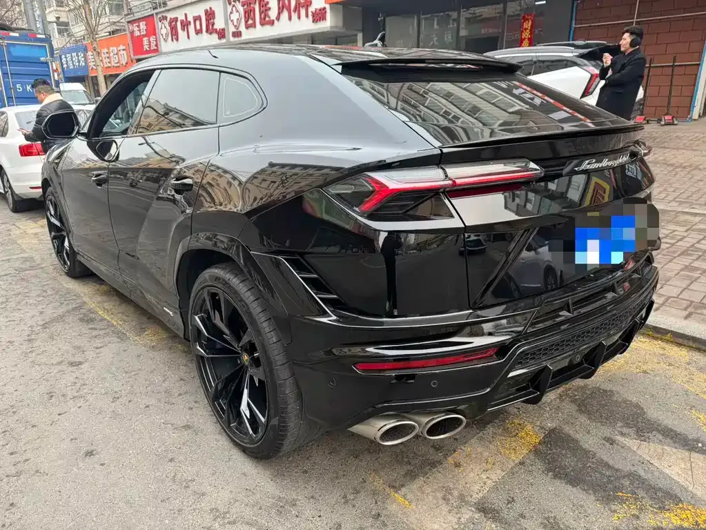Lamborghini Urus — фото 6