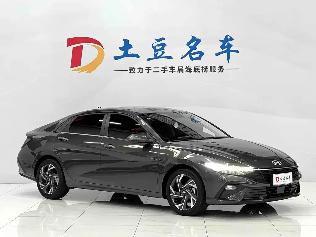 Hyundai Elantra — фото 8
