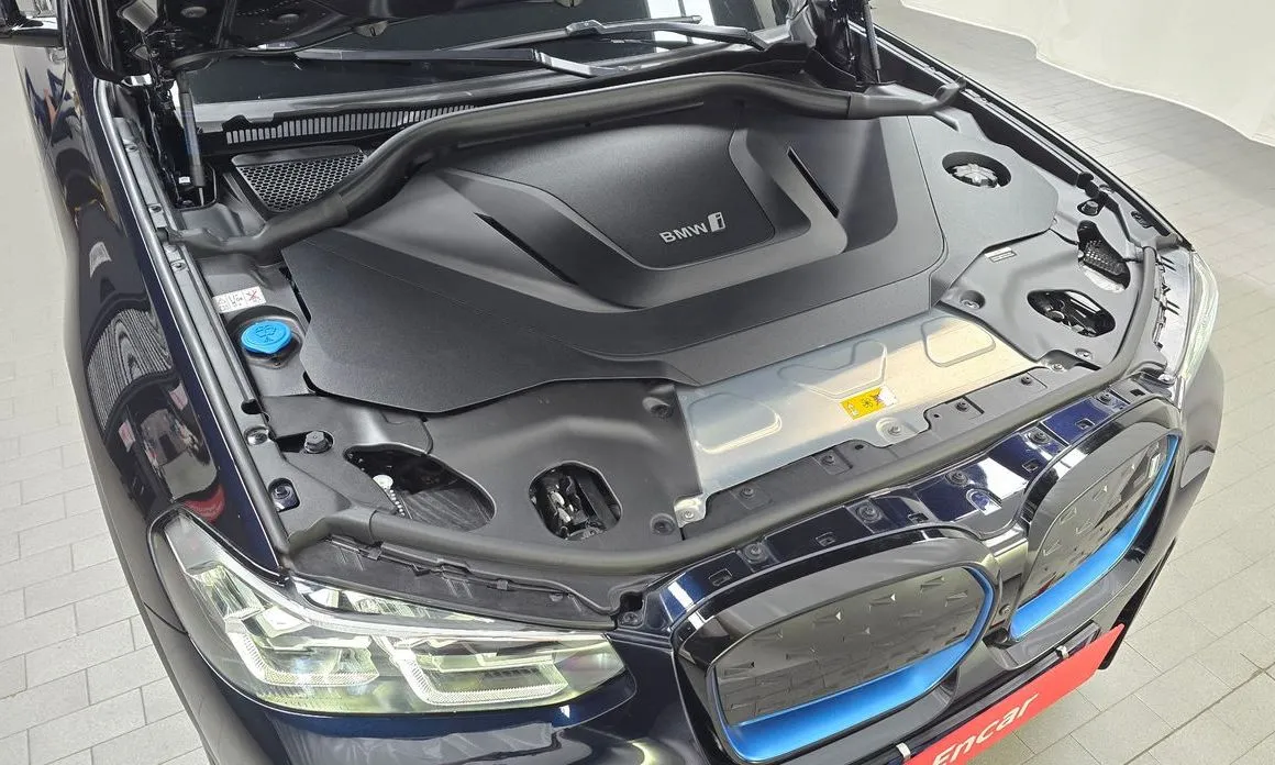 BMW iX3 2022 из KR, фото 8