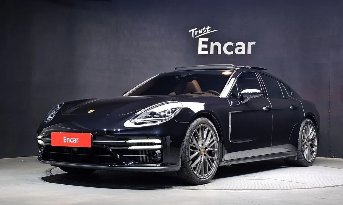 Porsche Panamera — фото 1
