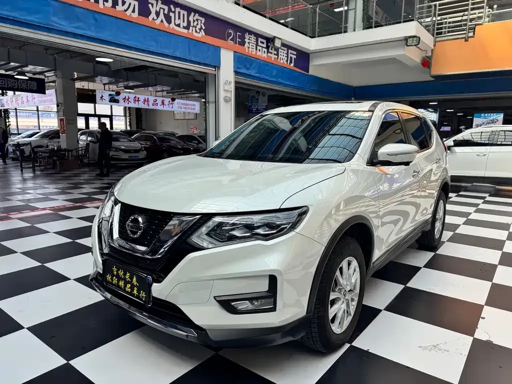 Nissan X-Trail — фото 1