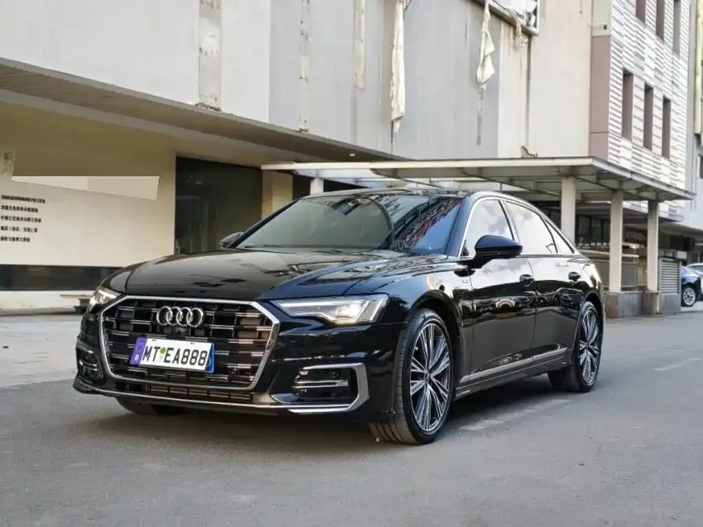 Audi A6L — фото 1