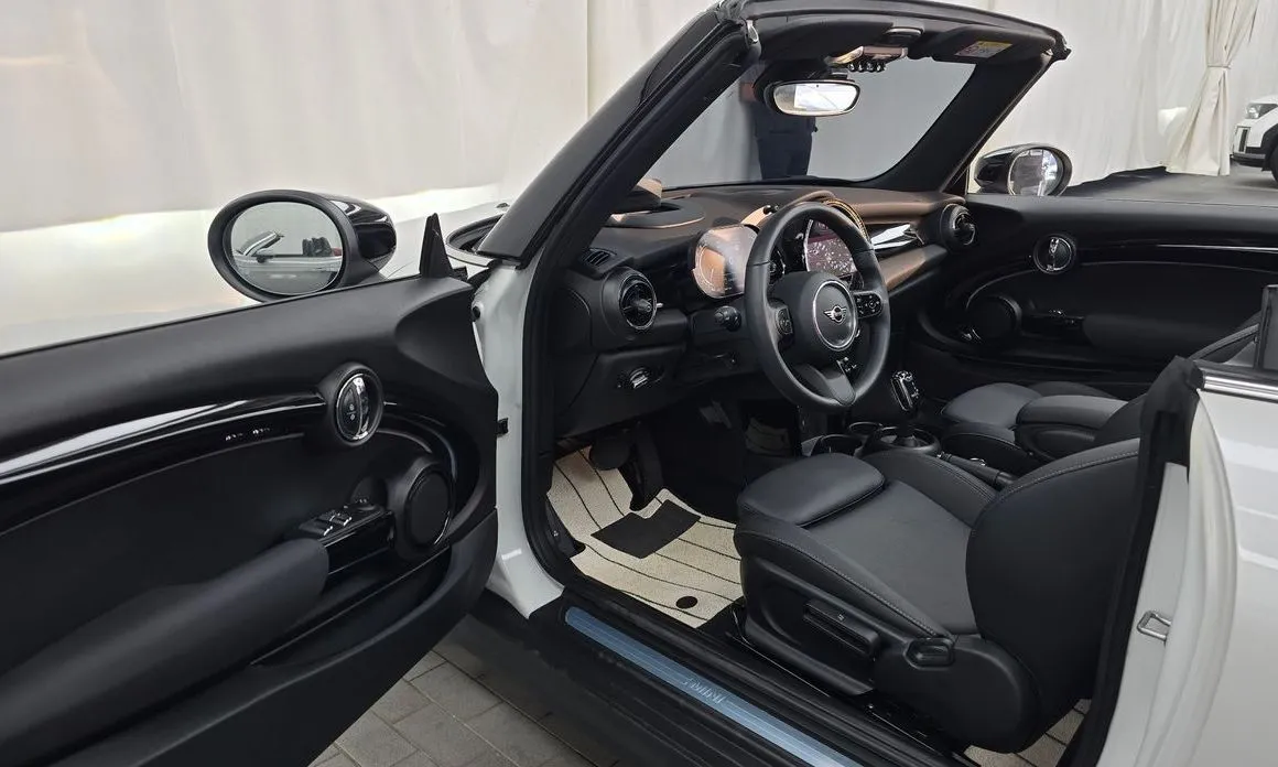 Mini Cooper Convertible 2024 из KR, фото 7