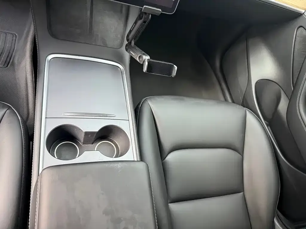 Tesla Model 3 — фото 3