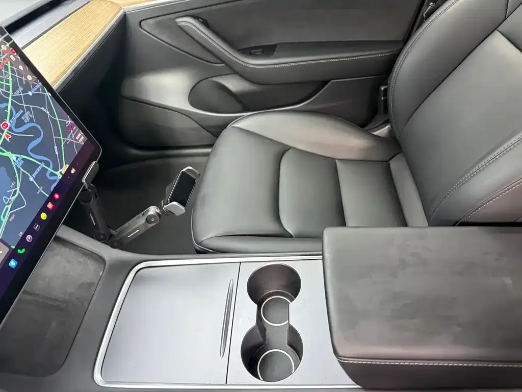 Tesla Model 3 — фото 6