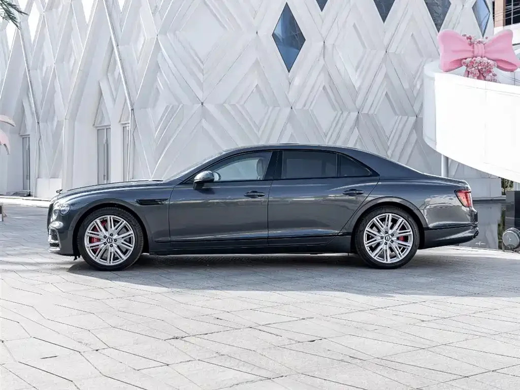 Bentley Flying Spur — фото 6