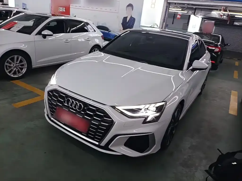 Audi A3 — фото 1