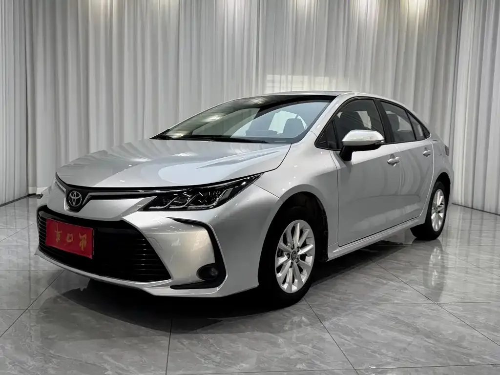 Toyota Corolla — фото 1