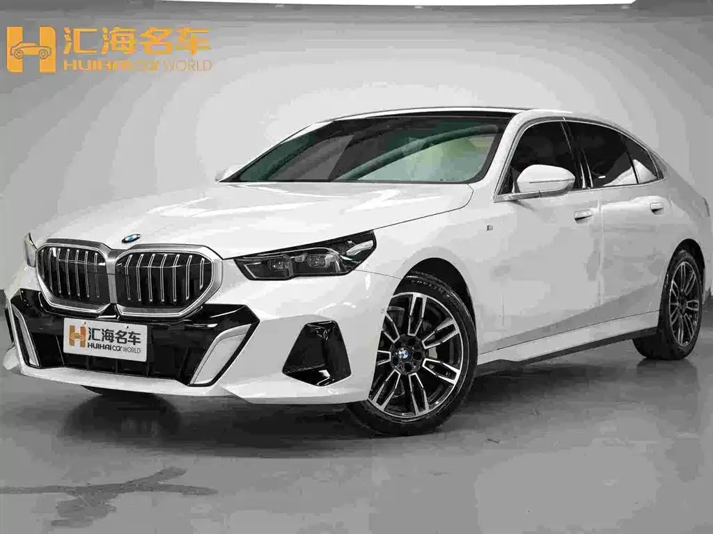 BMW 5 Series — фото 1