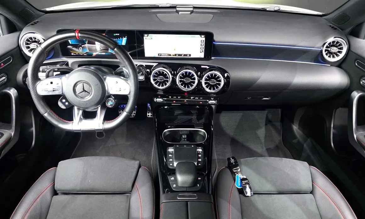 Mercedes-Benz A-Class — фото 10