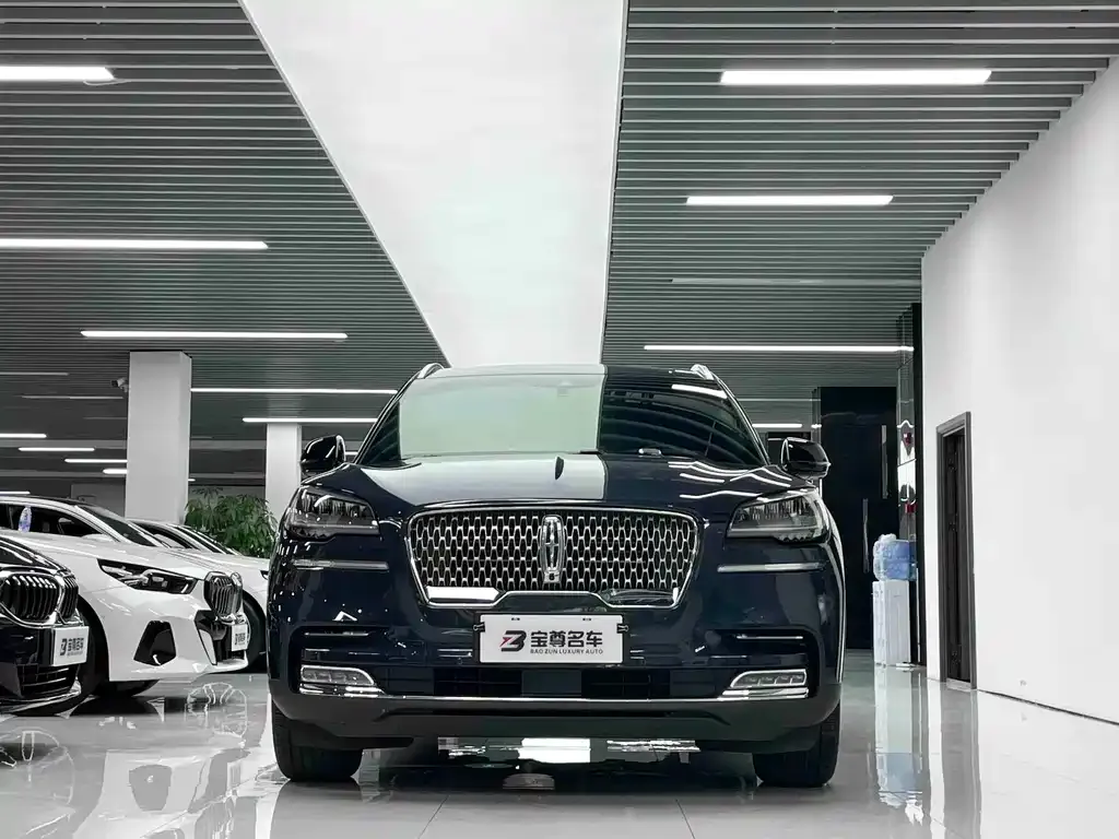 Lincoln Aviator — фото 10