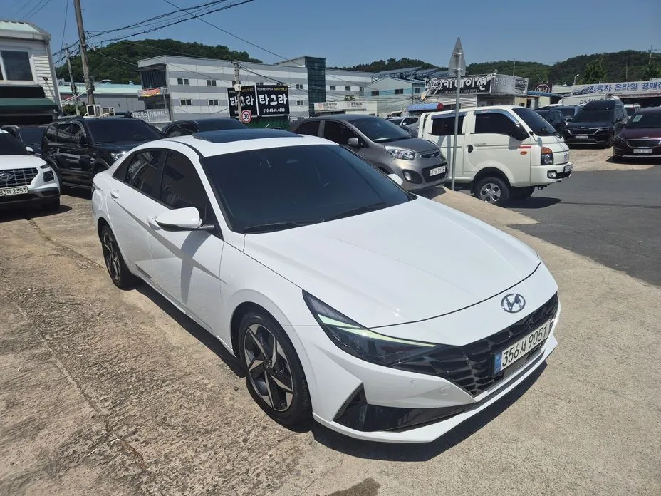 Hyundai AVANTE — фото 1
