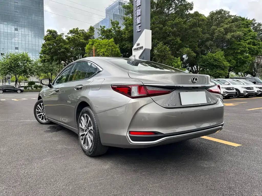 Lexus ES 2024 из CN, фото 10