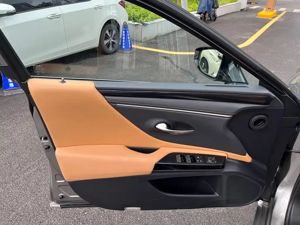 Lexus ES 2024 из CN, фото 3