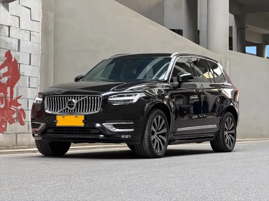 Volvo XC90 — фото 1