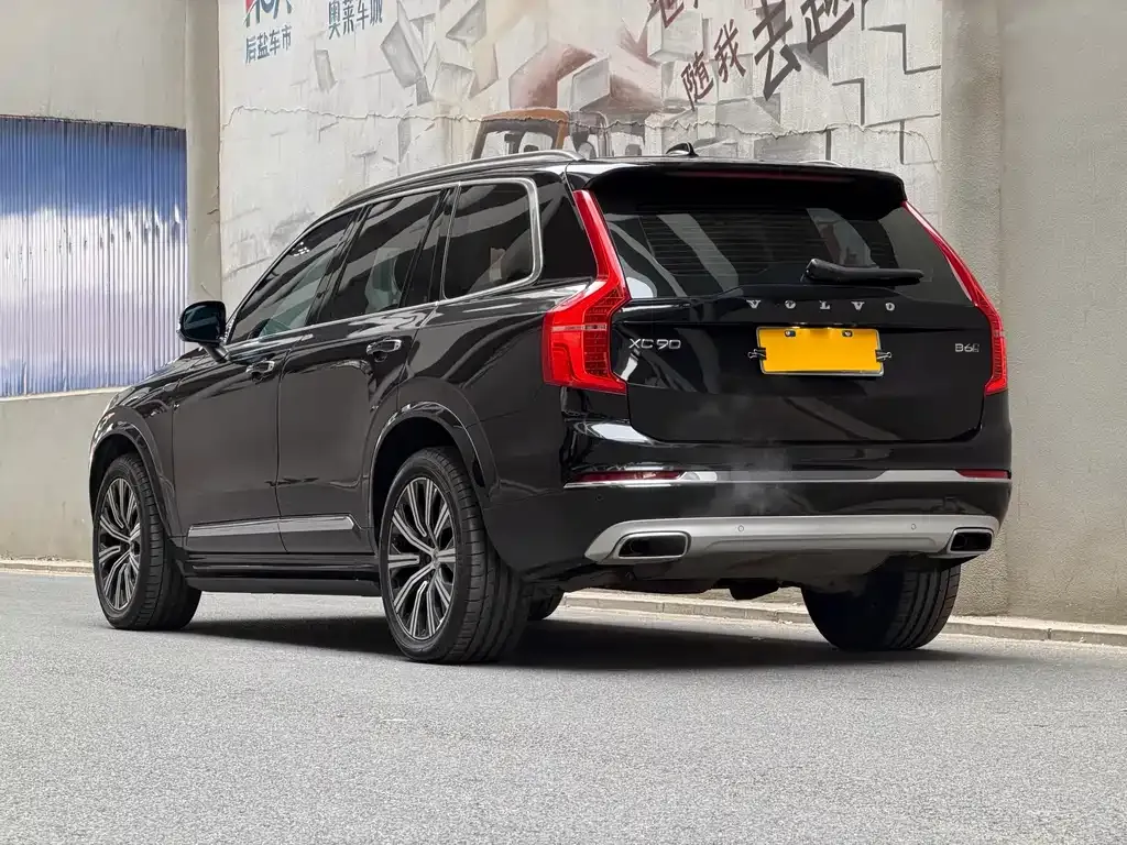 Volvo XC90 — фото 10