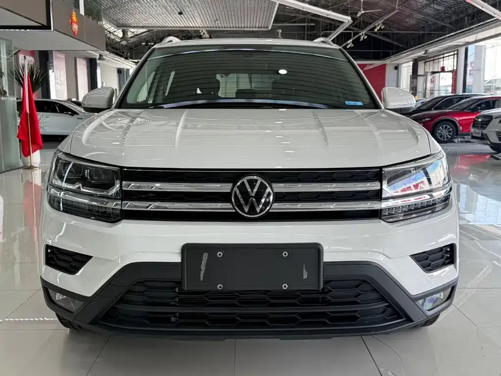 Volkswagen Tharu — фото 1