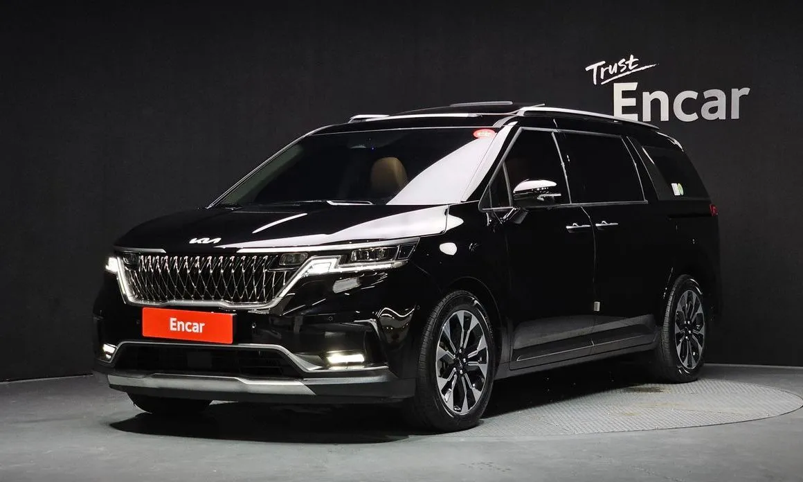 Kia Carnival — фото 1