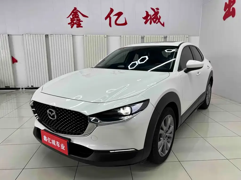 Mazda CX-30 — фото 1