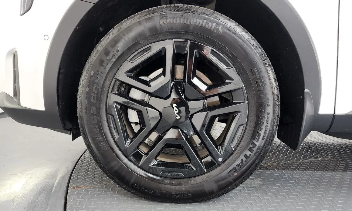 Kia Sorento — фото 7