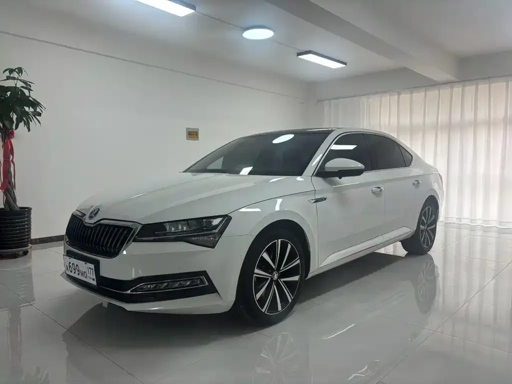 Skoda Superb — фото 1