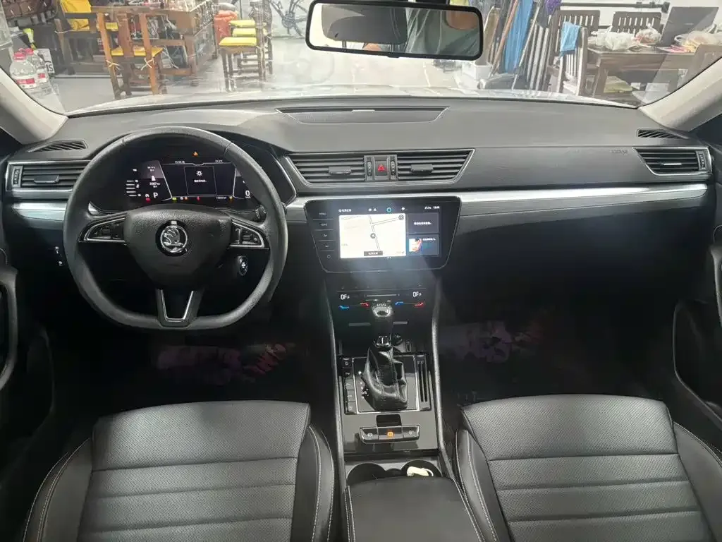 Skoda Superb — фото 9