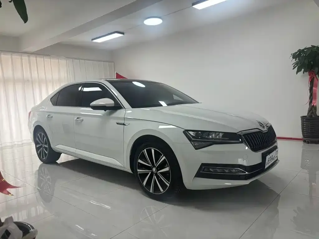 Skoda Superb — фото 5