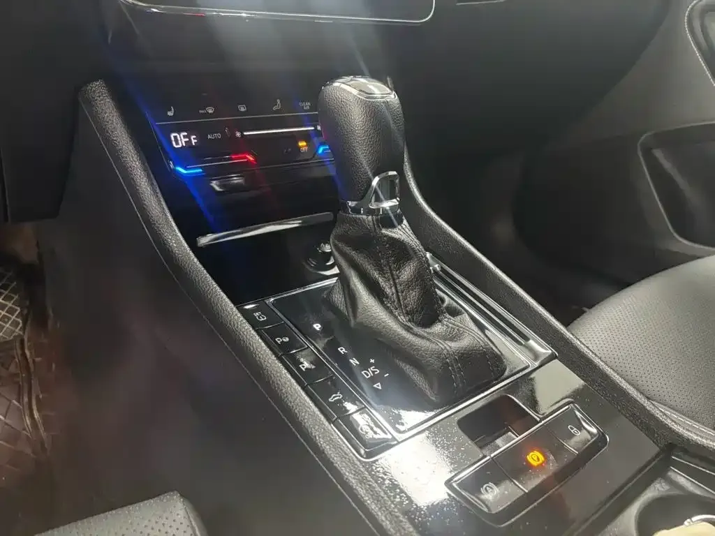 Skoda Superb — фото 10
