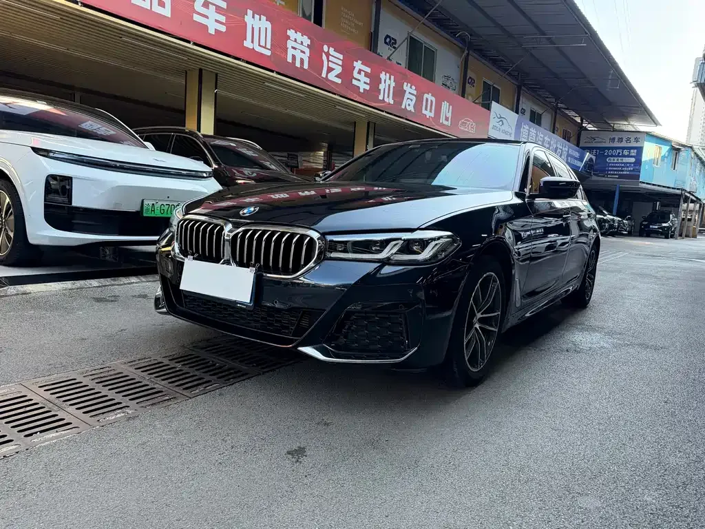 BMW 5 Series — фото 1