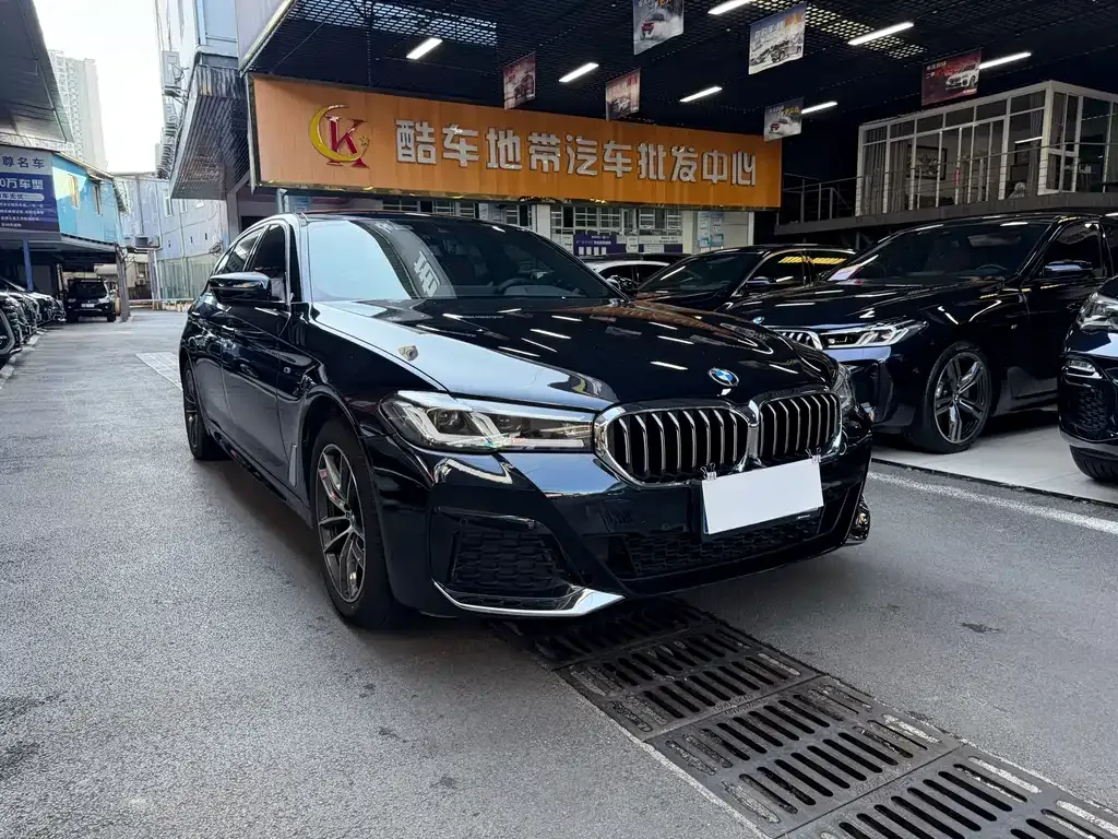 BMW 5 Series — фото 10