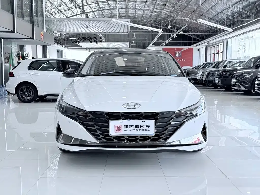 Hyundai Elantra — фото 6