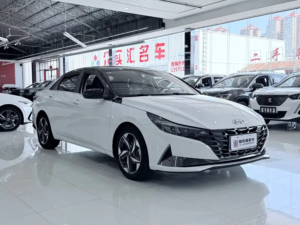 Hyundai Elantra — фото 10