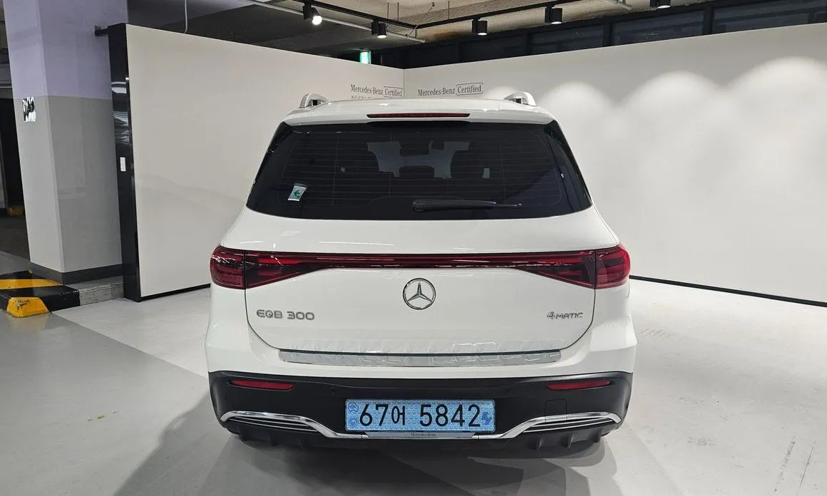 Mercedes-Benz EQB — фото 7