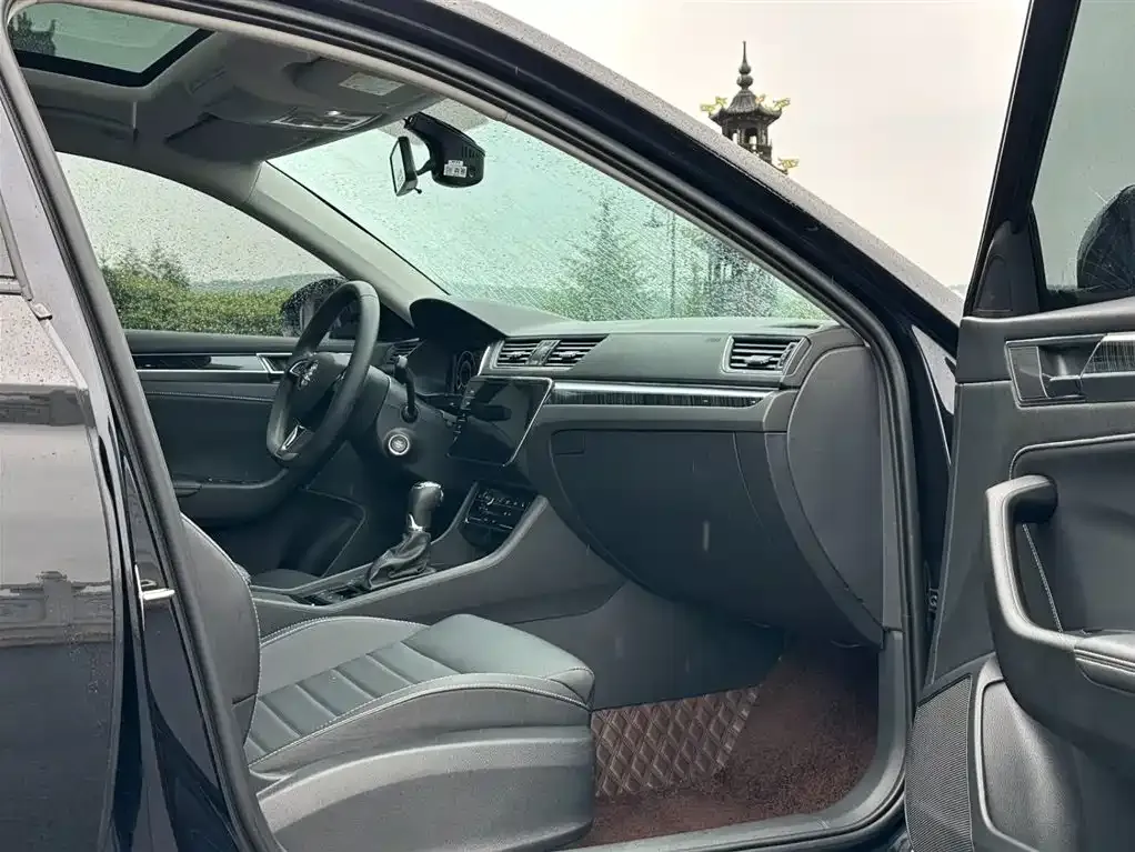 Skoda Superb — фото 5