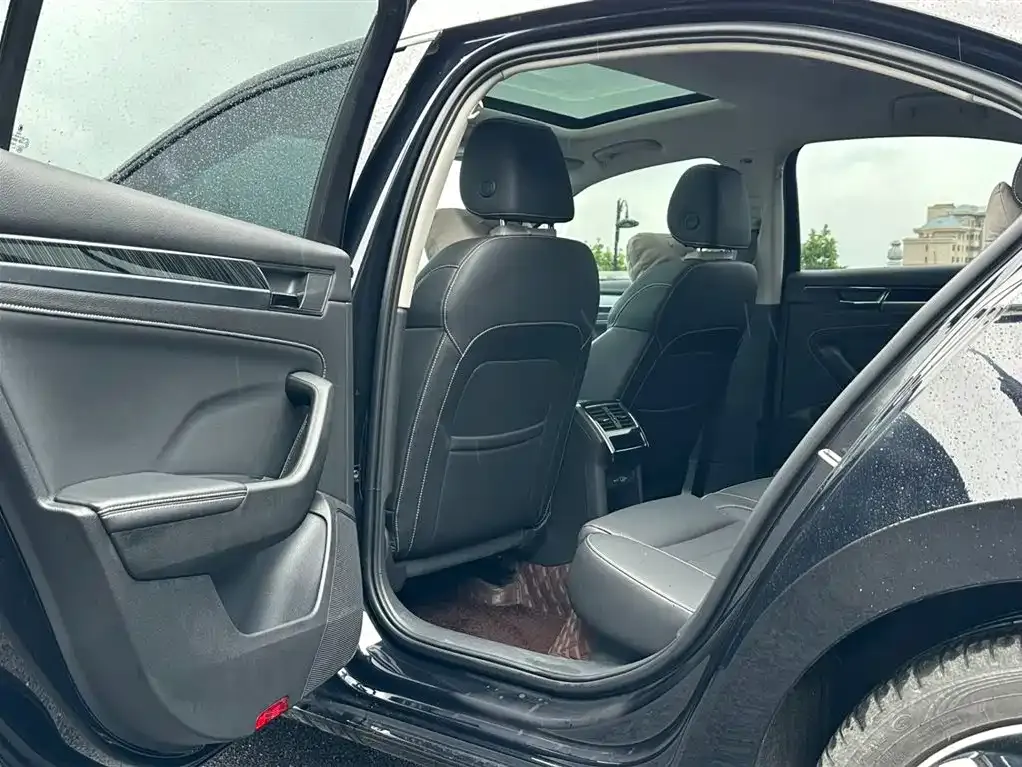Skoda Superb — фото 3