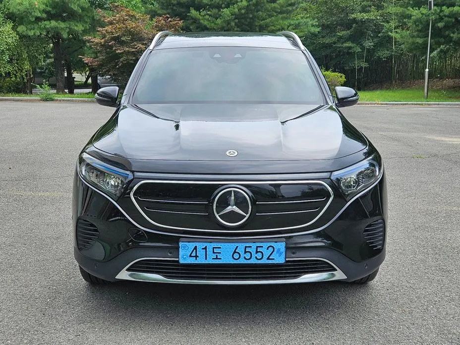 Mercedes-Benz EQB — фото 1