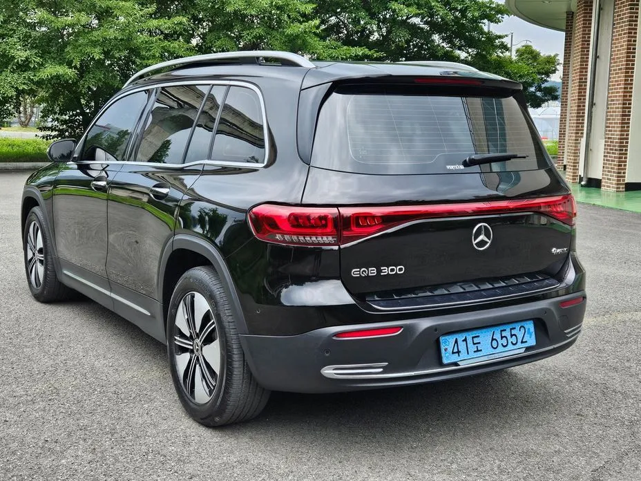 Mercedes-Benz EQB — фото 9