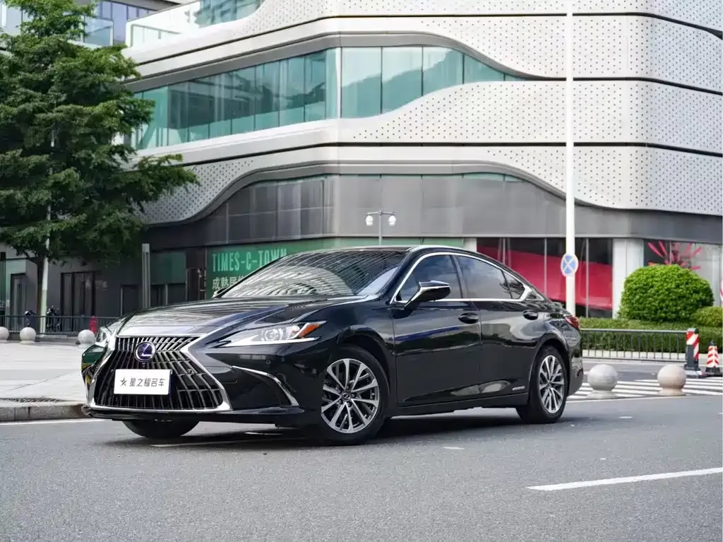 Lexus ES — фото 1