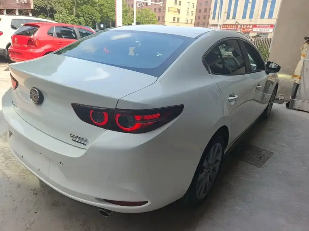 Mazda 3 Axela — фото 10