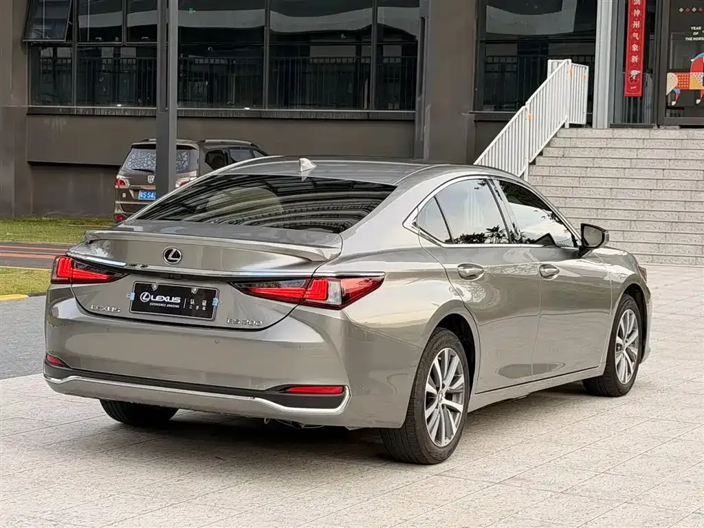 Lexus ES — фото 9