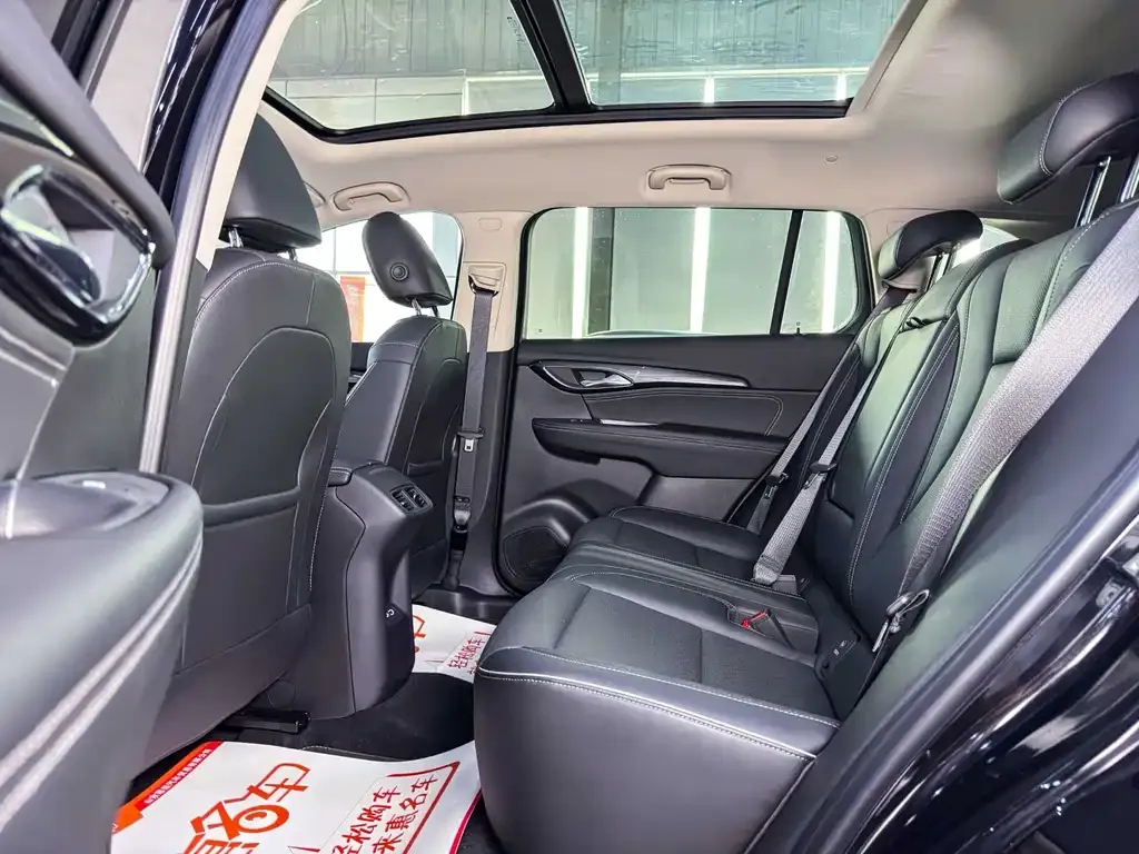 Buick Envision Plus — фото 9