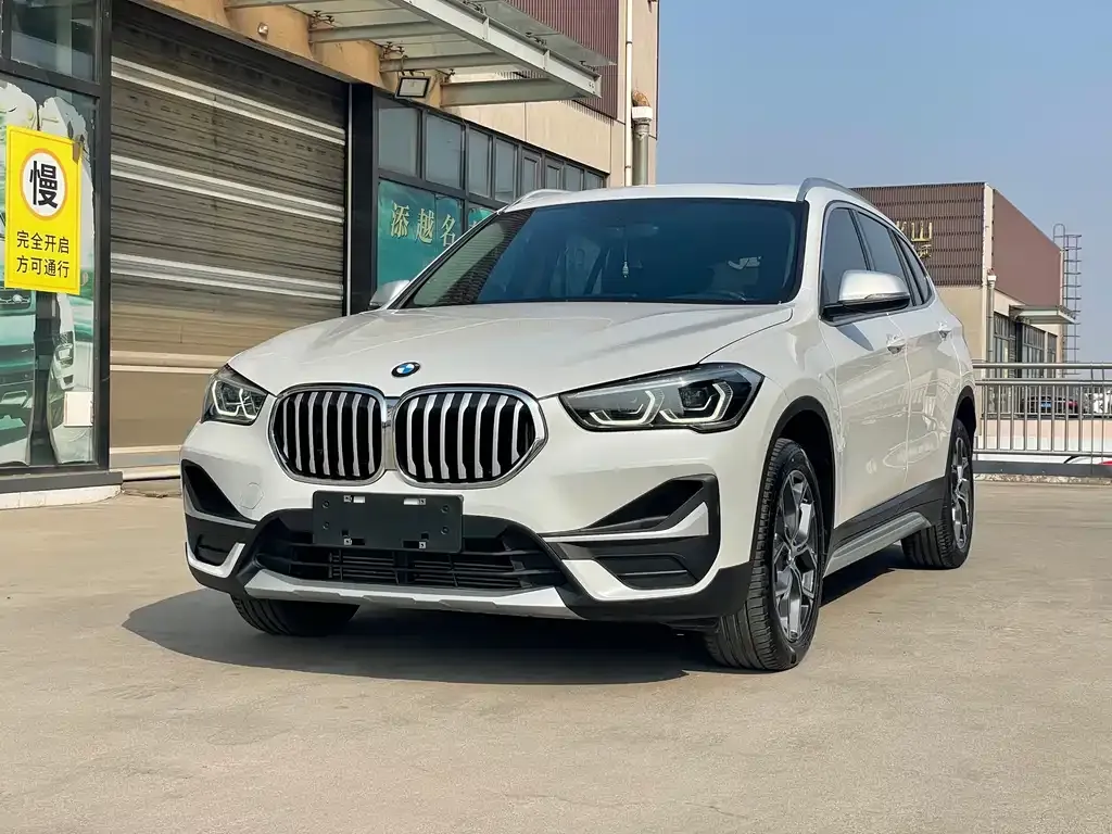 BMW X1 — фото 1