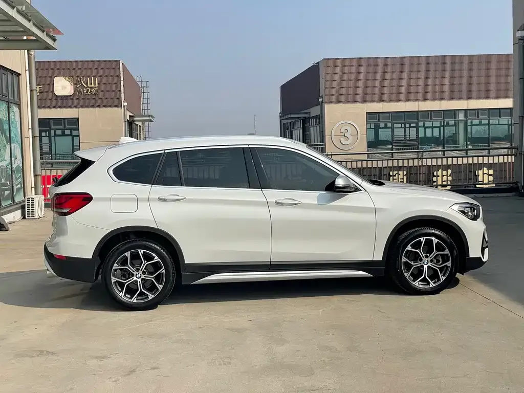 BMW X1 — фото 10