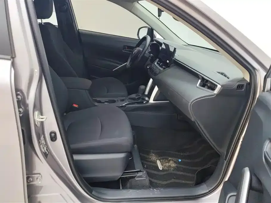 Toyota Corolla Cross — фото 2
