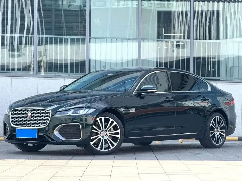 Jaguar XFL — фото 1