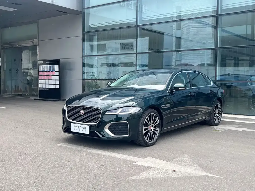 Jaguar XFL — фото 1